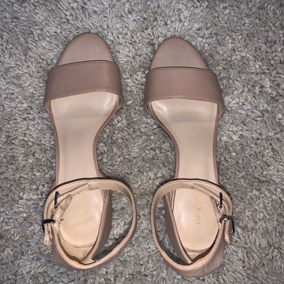 Nine West nude ankle strap sandals - Picture 3 of 5